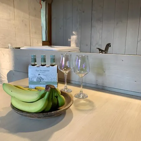 Glamour Glamping At Little Beach, Fully Heated Lyxtält